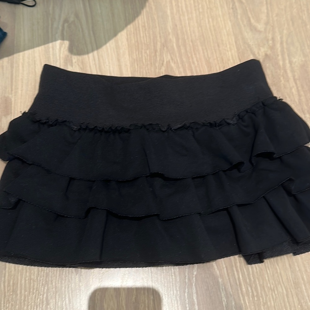 edikted size small mini ruffle skirt